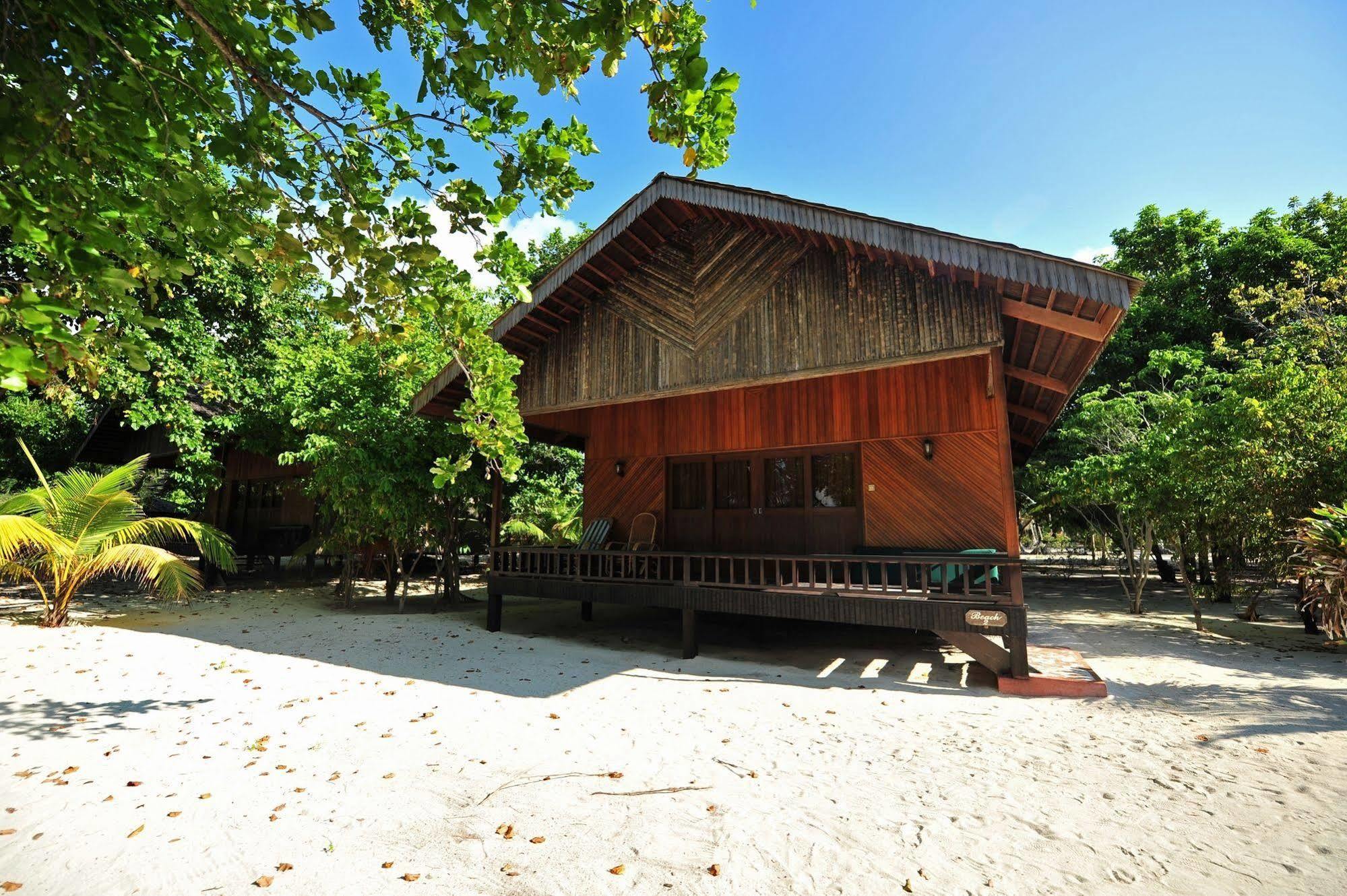 Pom Pom Island Resort Extérieur photo