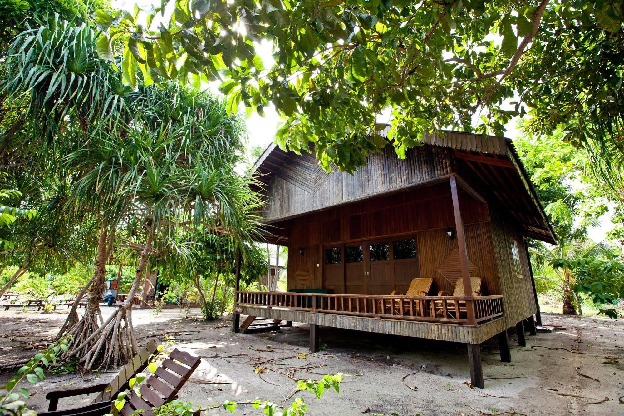 Pom Pom Island Resort Extérieur photo
